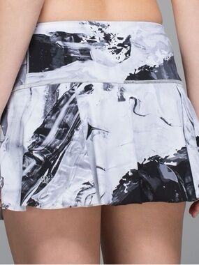 Sold /// Women’s Hit Your Stride Skirt - Biggie Pigment Wave White - Size 4